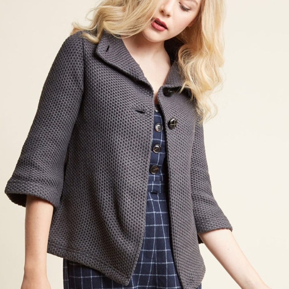 Corner Coffee Shop Cardigan in Stone